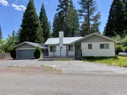 3760 Woodlake Dr, Lake Almanor, CA 96137