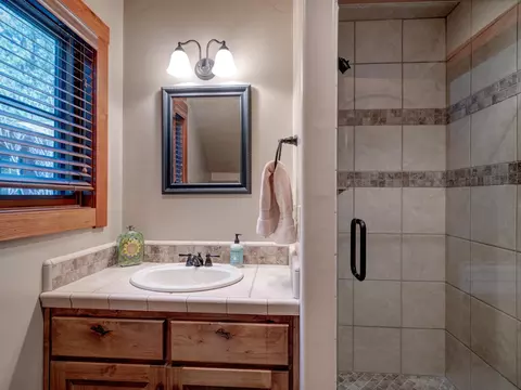 Bath - 817 Prospector Dr, Clio, CA 96106 photo 7 of 7