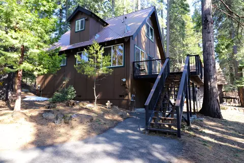 1224 Lassen View Dr, Lake Almanor, CA 96137