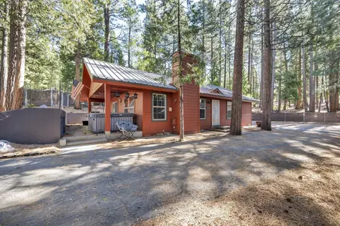 3185 Fawn Ln, Portola, CA 96122