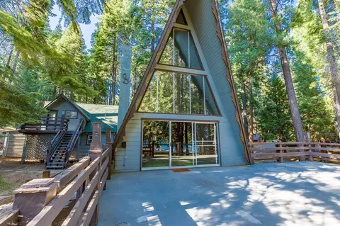 700 Peninsula Dr, Lake Almanor, CA 96137