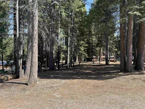 1142 Lake Ridge Rd, Lake Almanor, CA 96137