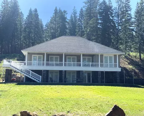 111 Lake Almanor West Dr, Lake Almanor West, CA 96020