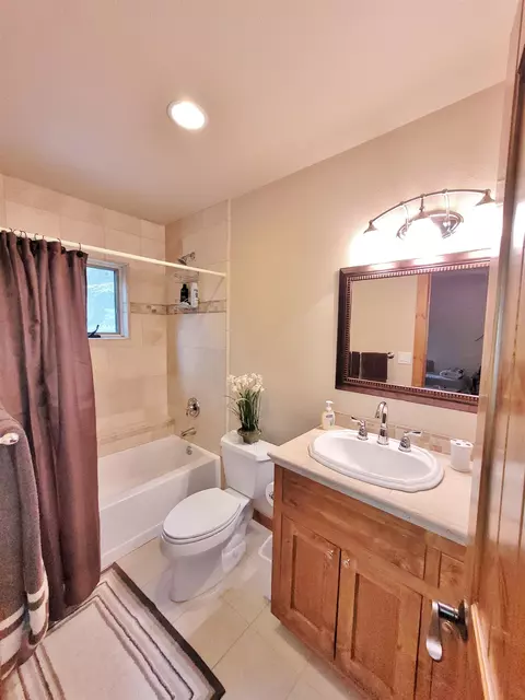 Bath - 60799 River Ridge Trl, Graeagle, CA 96103 photo 3 of 5