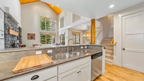 Kitchen - 28 Hawk Rdg, Clio, CA 96106 photo 4 of 4
