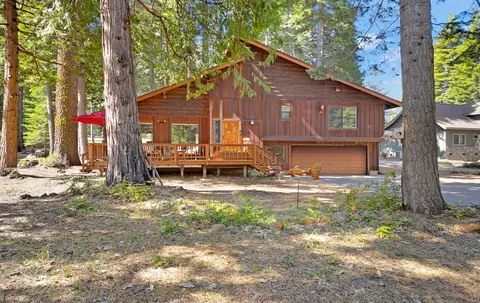 212 Lake Almanor West Dr, Lake Almanor West, CA 96020