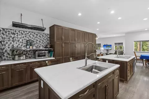 Kitchen - 300 Blue Jay Dr, Blairsden, CA 96103 photo 4 of 5