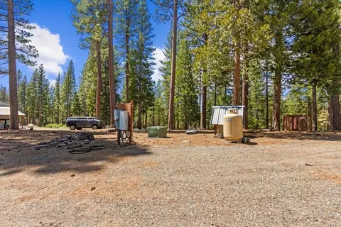 Exterior - 300 Blue Jay Dr, Blairsden, CA 96103 photo 8 of 8