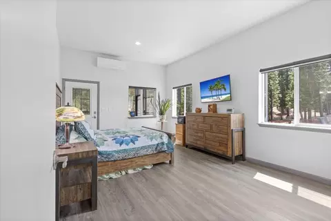 Bedroom - 300 Blue Jay Dr, Blairsden, CA 96103 photo 5 of 7