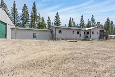 Exterior - 300 Blue Jay Dr, Blairsden, CA 96103 photo 7 of 8