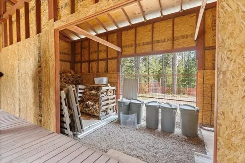 Exterior - 300 Blue Jay Dr, Blairsden, CA 96103 photo 5 of 8