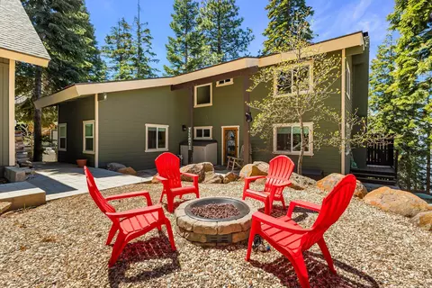 941 Lassen View Dr, Lake Almanor, CA 96137