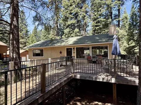 1201 Lynx Rd, Lake Almanor, CA 96137