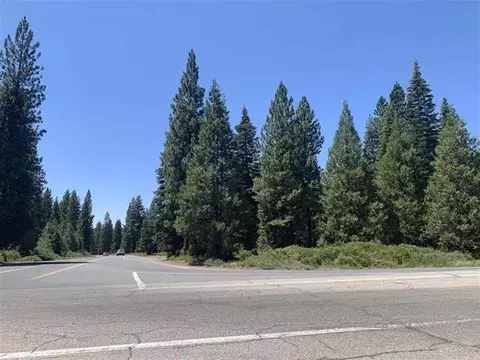 101 Clifford Dr, Lake Almanor, CA 96137