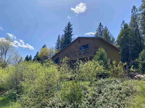 17439 Pioneer Rd, Crescent Mills, CA 95934