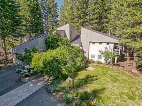 175 Lake Almanor West Dr, Lake Almanor West, CA 96020