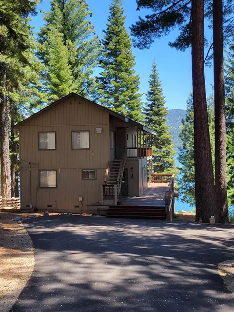 570 Peninsula Dr, Lake Almanor, CA 96137