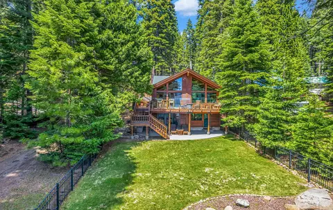 638 Peninsula Dr, Lake Almanor, CA 96137