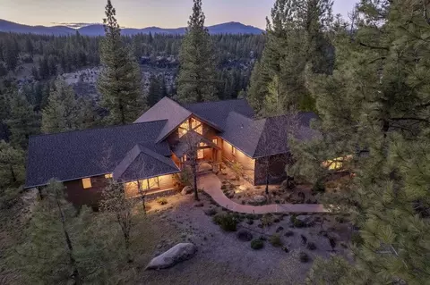 402 Falling Water, Clio, CA 96106