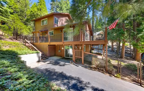 603 Lake Ridge Rd, Lake Almanor, CA 96137