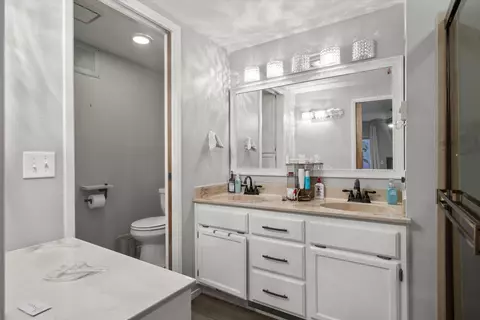 Bath - 65 Main St, Quincy, CA 95971 photo 2 of 3