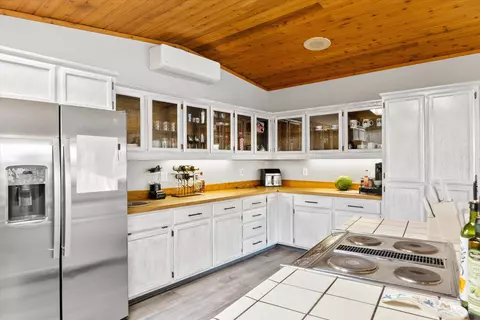 Kitchen - 65 Main St, Quincy, CA 95971 photo 6 of 8