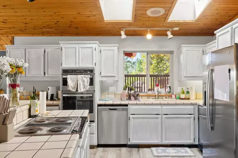 Kitchen - 65 Main St, Quincy, CA 95971 photo 4 of 8