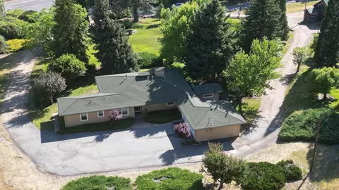 16 Chandler Rd, Quincy, CA 95971
