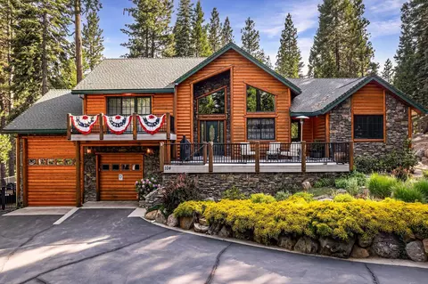 104 Top Of The West Dr, Lake Almanor West, CA 96020