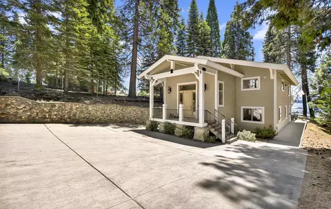 690 Peninsula Dr, Lake Almanor, CA 96137