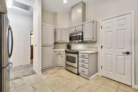 Kitchen - 141 Cottonwood Dr, Blairsden, CA 96103 photo 4 of 4