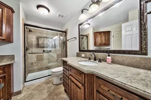 Bath - 141 Cottonwood Dr, Blairsden, CA 96103 photo 4 of 4
