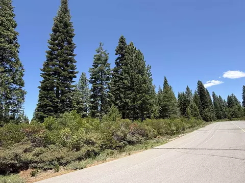 223 Gateway Dr, Lake Almanor, CA 96137