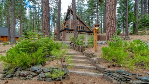 11 Moccasin Trl, Graeagle, CA 96103
