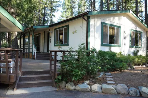 35 Kato Trl, Graeagle, CA 96103