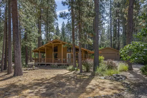 6 Hokan Trl, Graeagle, CA 96103