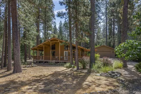 6 Hokan Trl, Graeagle, CA 96103