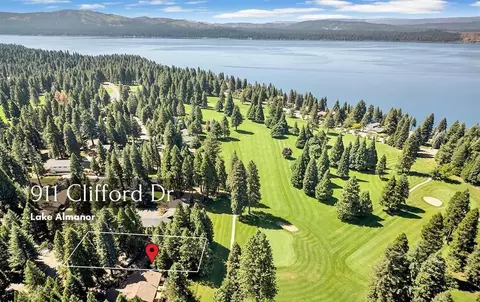 911 Clifford Dr, Lake Almanor, CA 96137