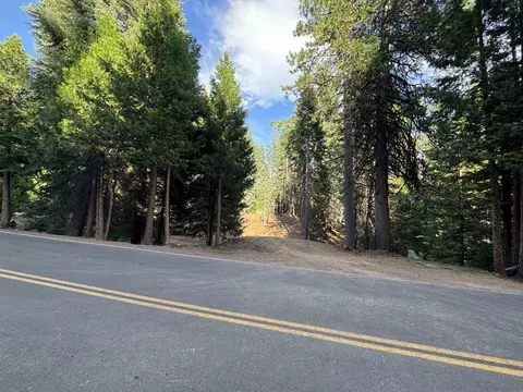 814 Lake Ridge Rd, Lake Almanor, CA 96137