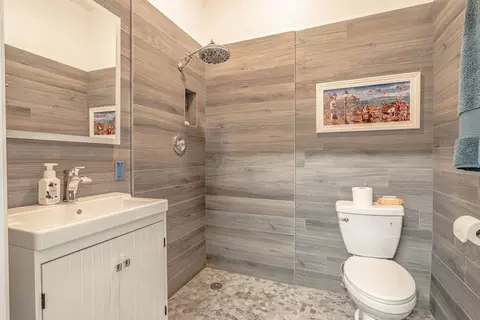 Bath - 501 Willhoite Rd, Chester, CA 96020 photo 4 of 4