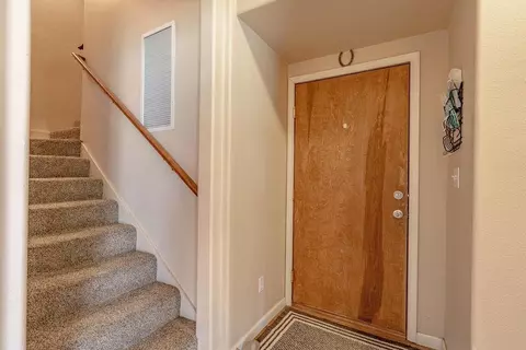 Entry Way - 501 Willhoite Rd, Chester, CA 96020 photo 4 of 6