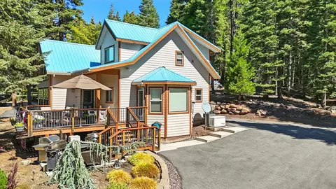726 W Mountain Ridge Rd, Lake Almanor, CA 96137