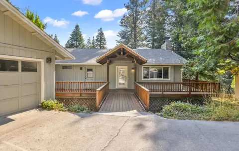 834 Lake Ridge Rd, Lake Almanor, CA 96137