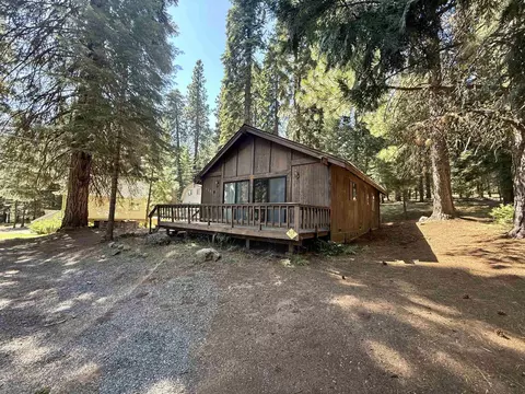 911 Peninsula Dr, Lake Almanor, CA 96137