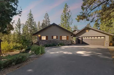 3490 Cedar Ln, Lake Almanor, CA 96137