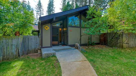 85 Graeagle Meadows Rd, Graeagle, CA 96103