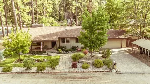 2286 Center St, Quincy, CA 95971