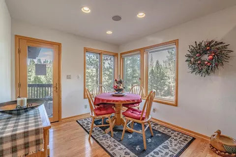 Dining - 954 Cloud Painter, Clio, CA 96106 photo 3 of 4