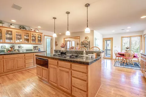 Kitchen - 954 Cloud Painter, Clio, CA 96106 photo 2 of 6