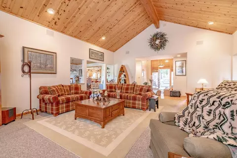 Living - 954 Cloud Painter, Clio, CA 96106 photo 5 of 5
